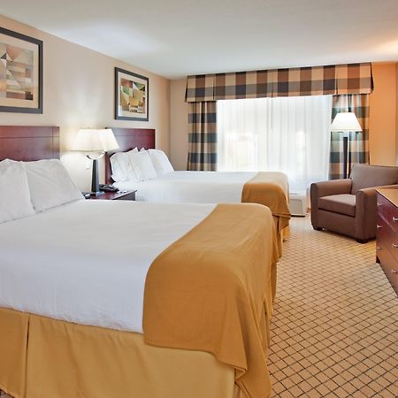 Holiday Inn Express Hotel & Suites Wichita Airport, An Ihg Hotel Habitación foto