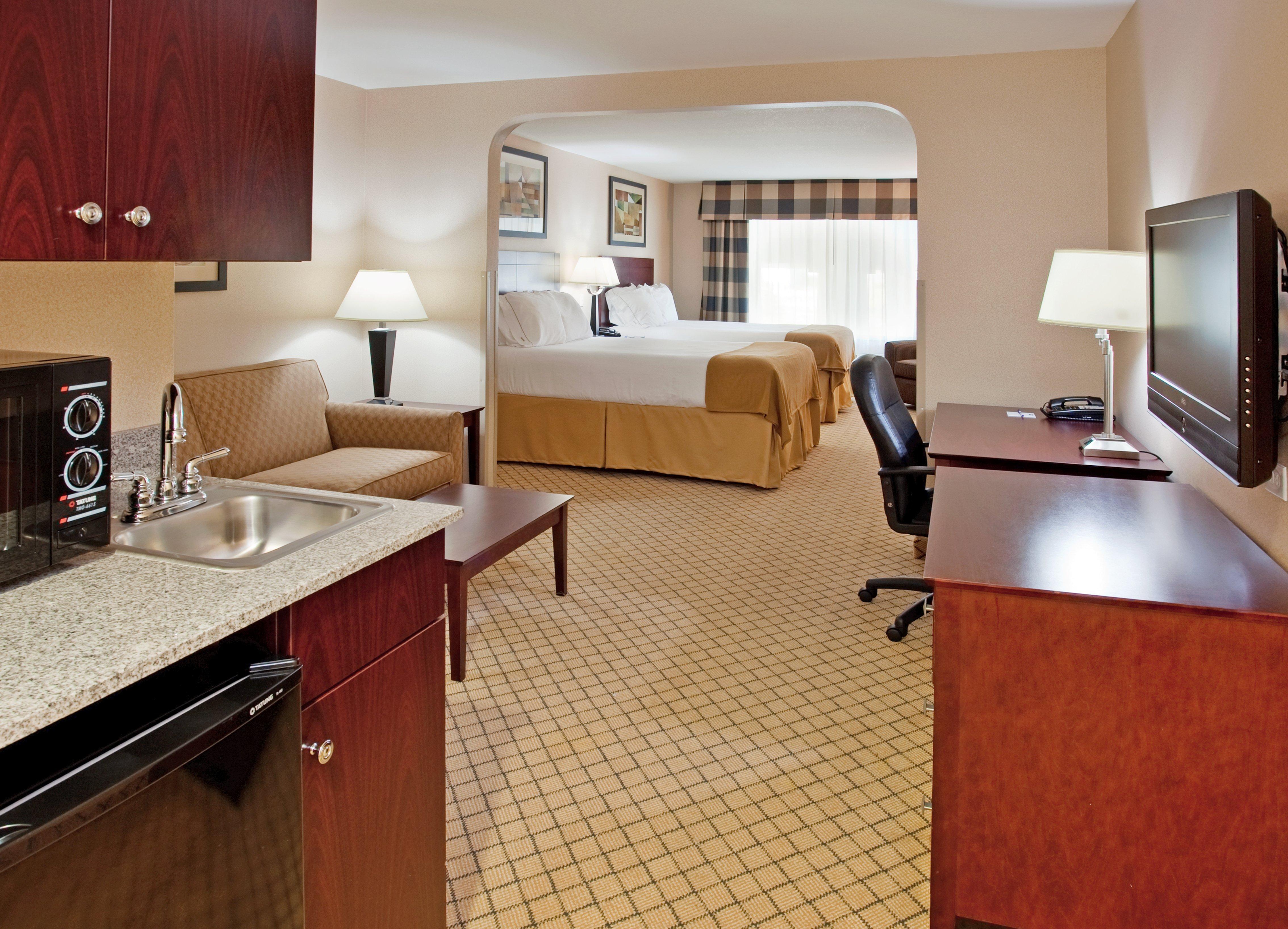 Holiday Inn Express Hotel & Suites Wichita Airport, An Ihg Hotel Exterior foto